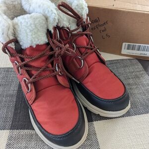 NWOB Sorel Explorer waterproof boots